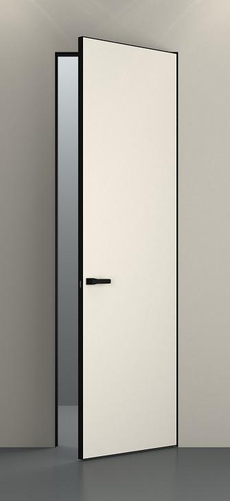 Дверь под покраску с чёрной кромкой нестандартной высоты